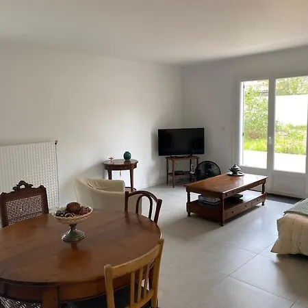 Maison Agreable A Feriehus *