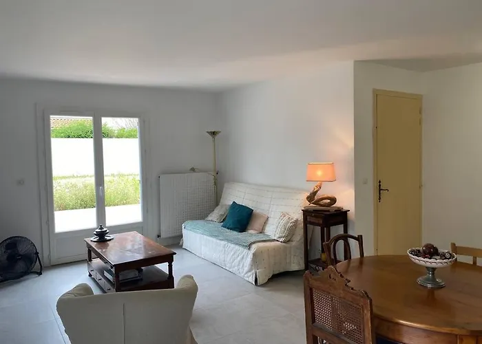 Maison Agreable A 度假居 *